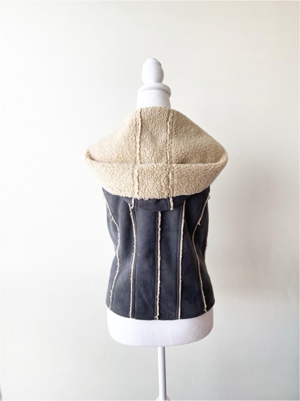 Jack Grey Warm Vest with Cream Trim - Picture 3 of 6